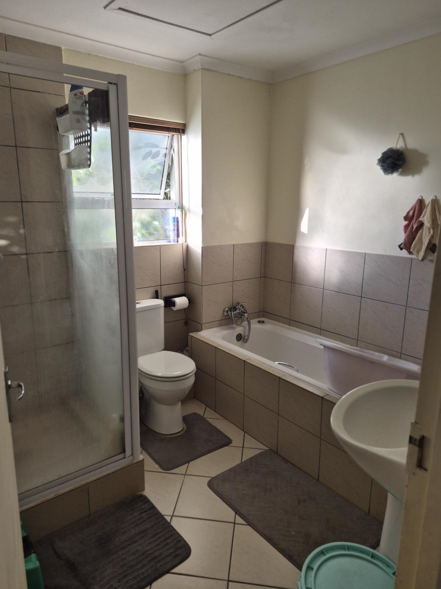 To Let 2 Bedroom Property for Rent in Buh Rein Estate Western Cape